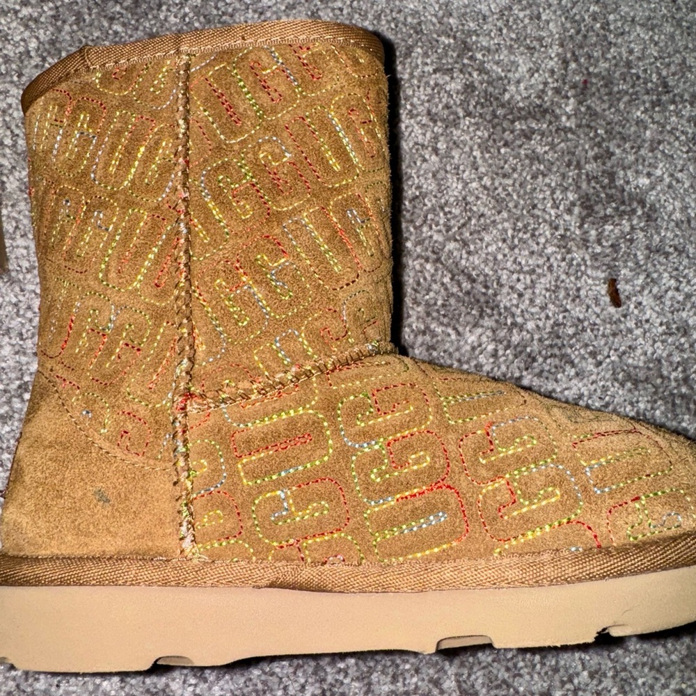 GIRLS UGG GRAPHIC STITCH - Picture 2 of 4